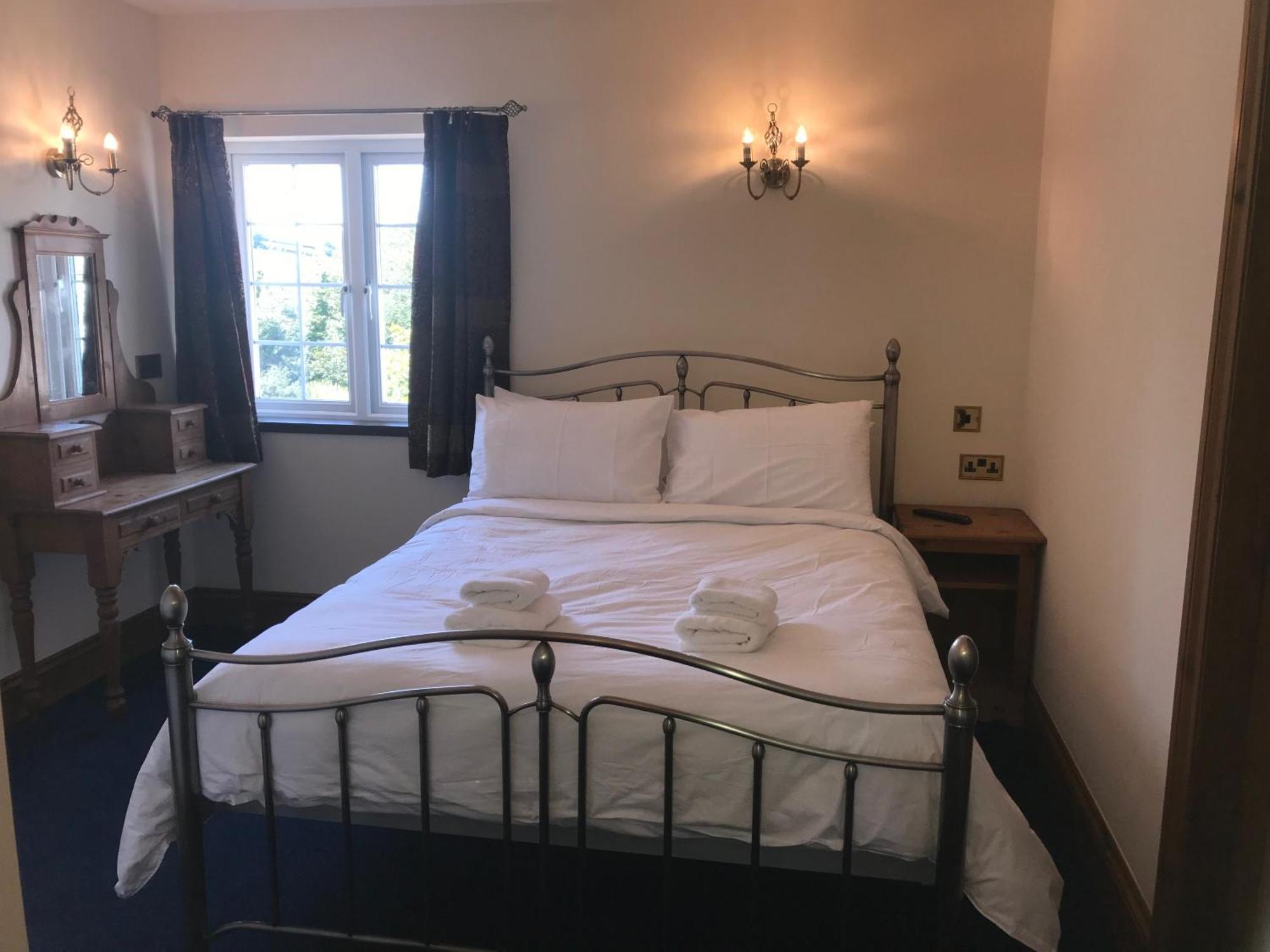 Great Trethew Manor Hotel & Self Catering Lodges Liskeard Δωμάτιο φωτογραφία